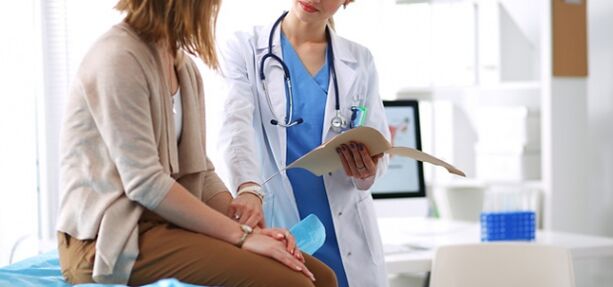 Consulta cun médico antes da coagulación venosa con láser